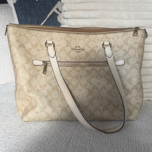 Coach Beige and Tan Signature Tote Bag Shoulder Purse - Picture 2 of 13